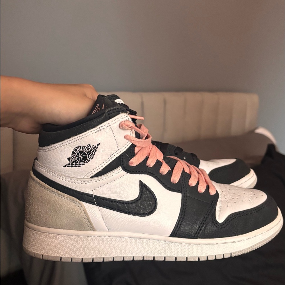 Jordan's 1 Coral Gs,worn,comes with all 3lace colors